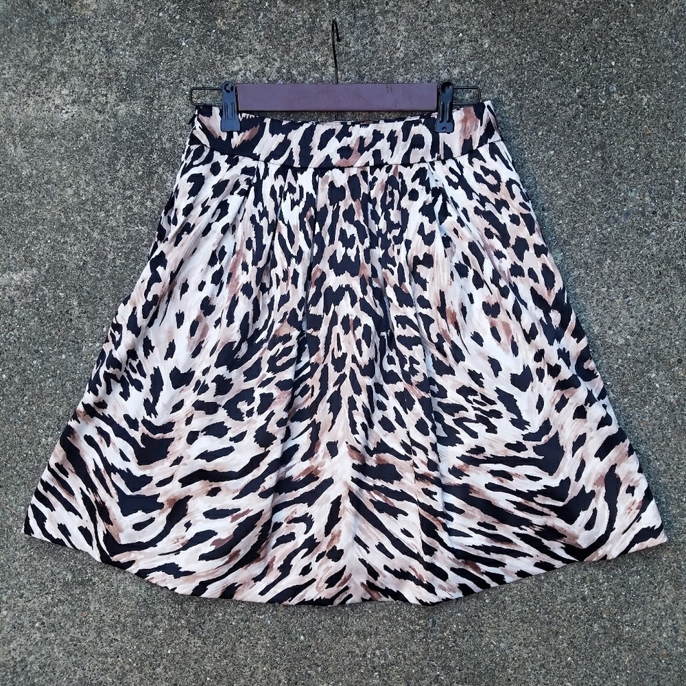 White House Black Market Animal Print Pleat Skirt